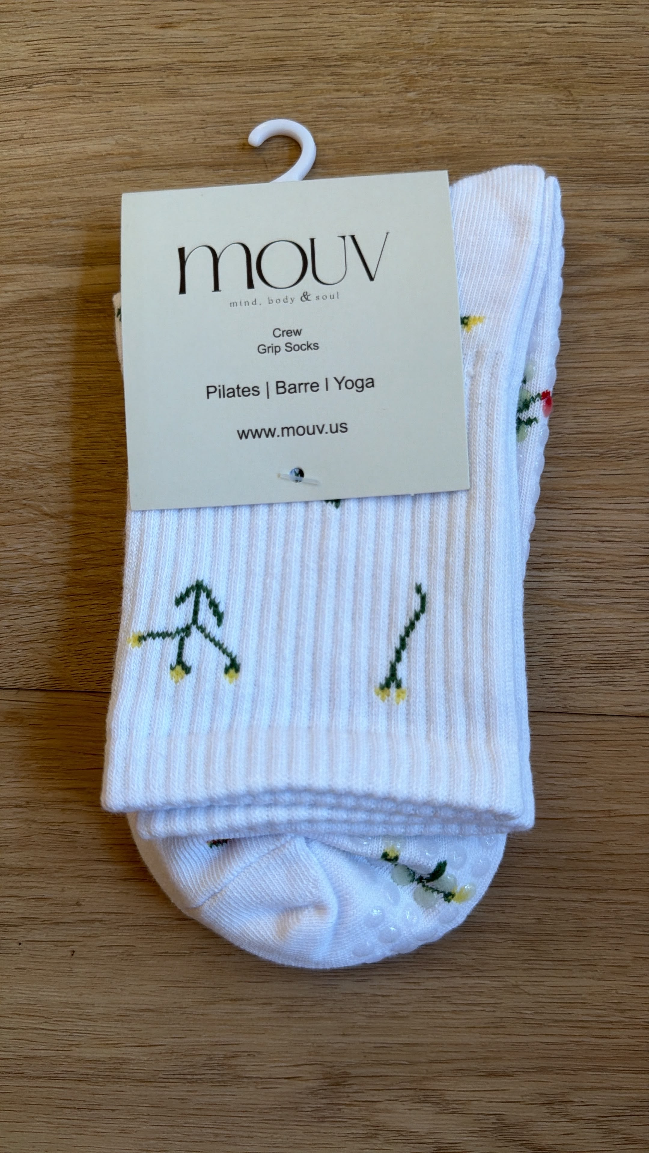 Mouv Grip Socks Signature Style