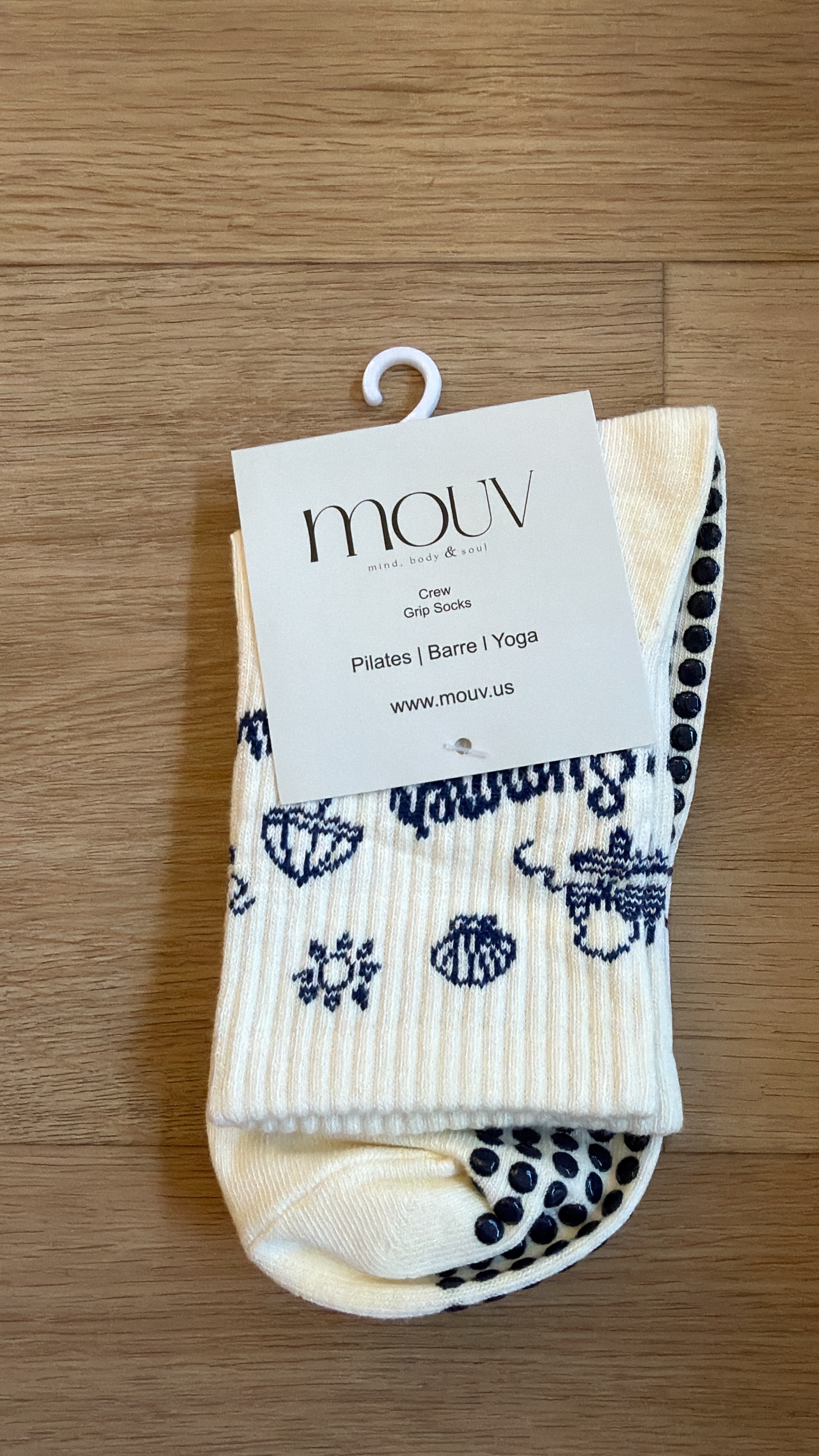 Mouv Grip Socks Signature Style